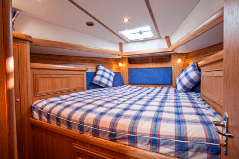 Rustler 37 berth