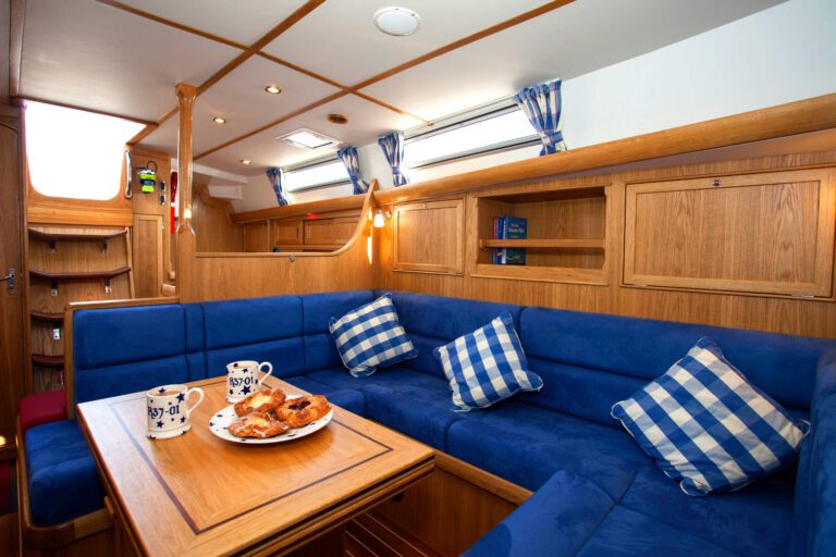 Rustler 37 interior - saloon